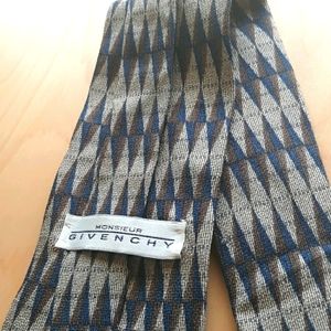 Givenchy Men's Luxury Diamond Italian Silk Tie